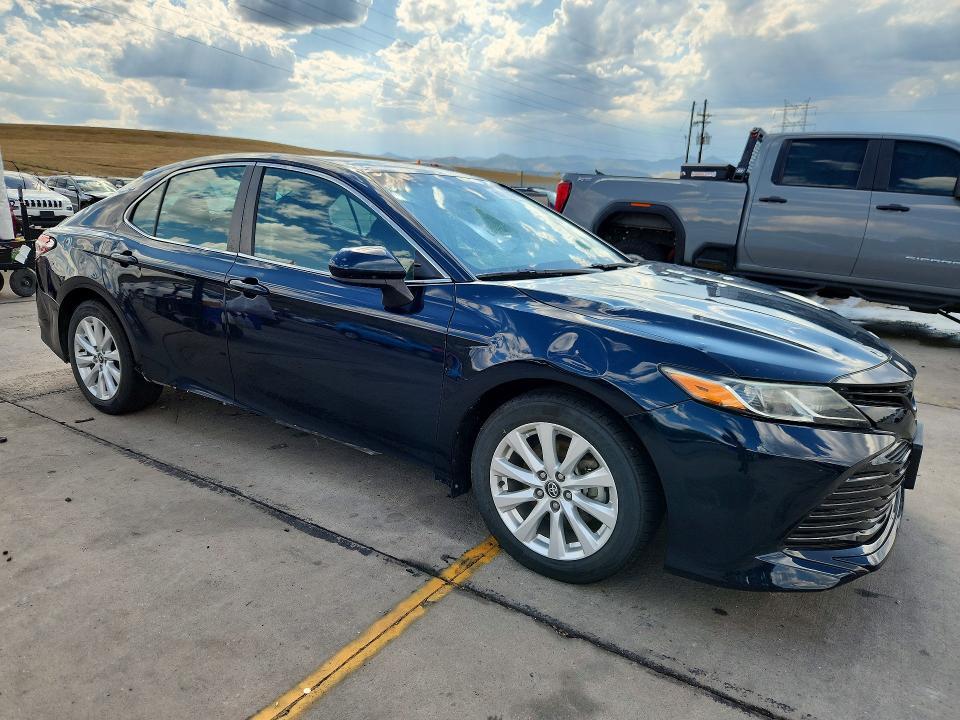 2020 TOYOTA CAMRY LE — Фото 4 из 12