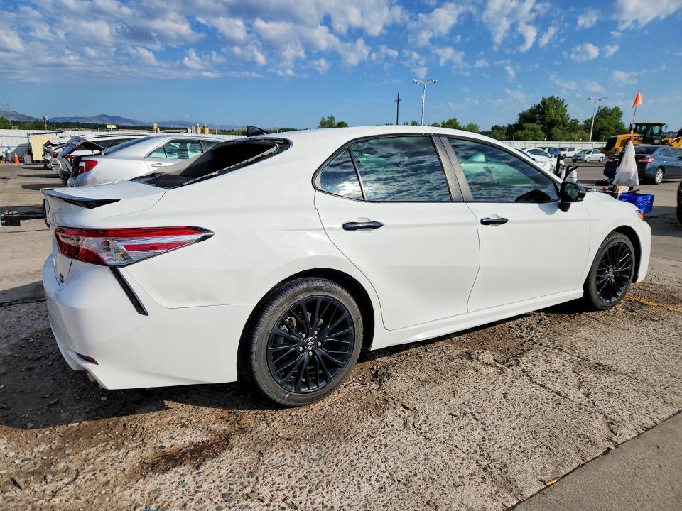 2020 TOYOTA CAMRY SE NIGHTSHADE — Фото 3 из 12