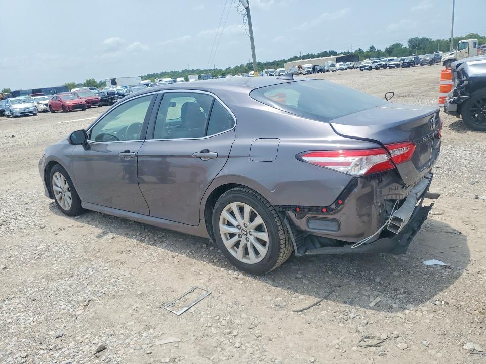 2020 TOYOTA CAMRY LE — Фото 2 из 13