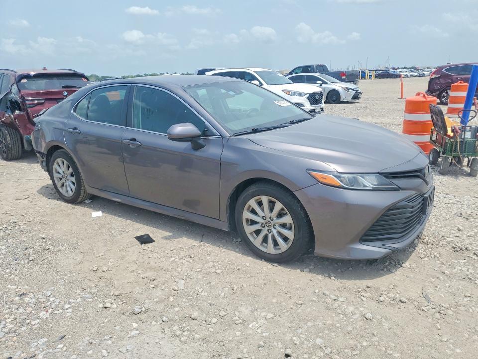 2020 TOYOTA CAMRY LE — Фото 4 из 13