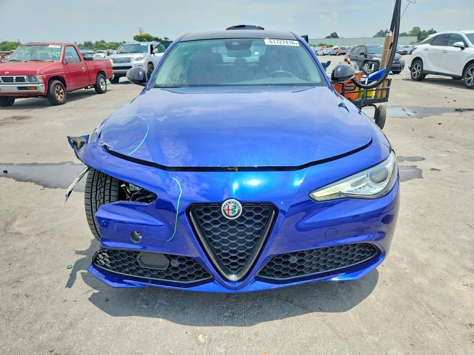 2021 ALFA ROMEO GIULIA SPORT — Фото 5 из 13