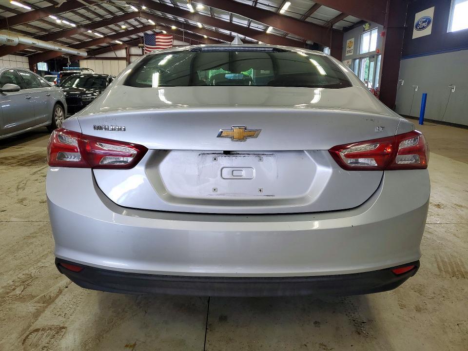 2021 CHEVROLET MALIBU LT — Фото 6 из 12