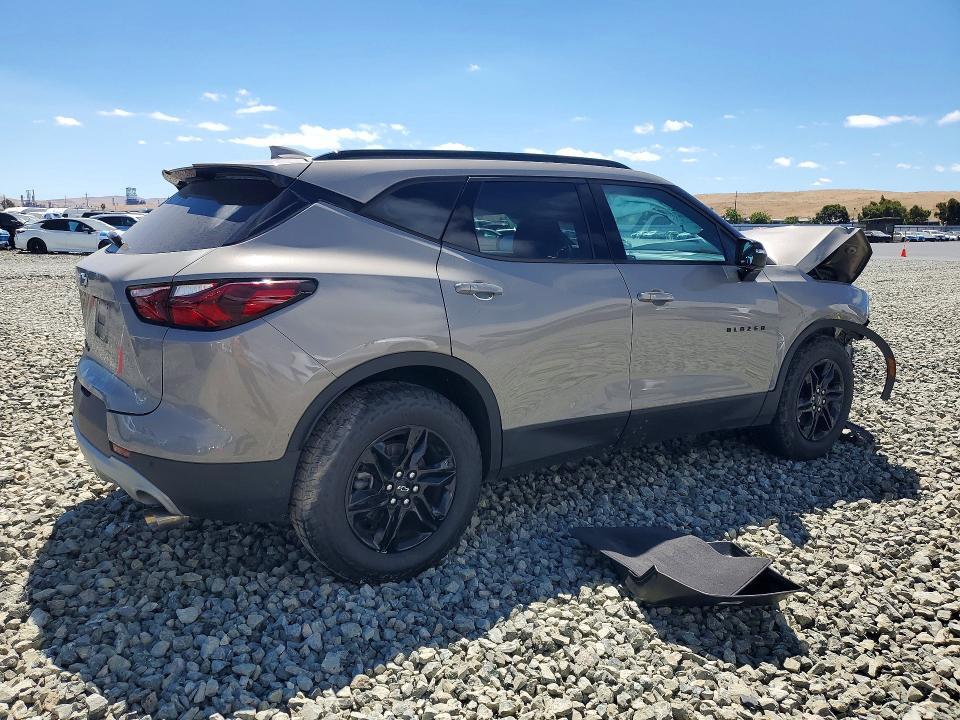 2021 CHEVROLET BLAZER 2LT — Фото 3 из 13