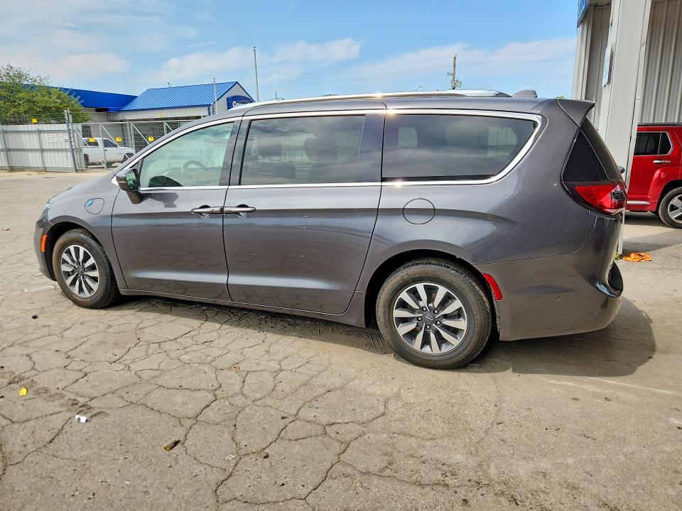 2021 CHRYSLER PACIFICA HYBRID TOURING L — Фото 2 из 13