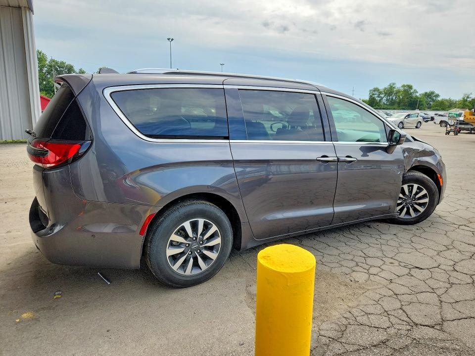 2021 CHRYSLER PACIFICA HYBRID TOURING L — Фото 3 из 13