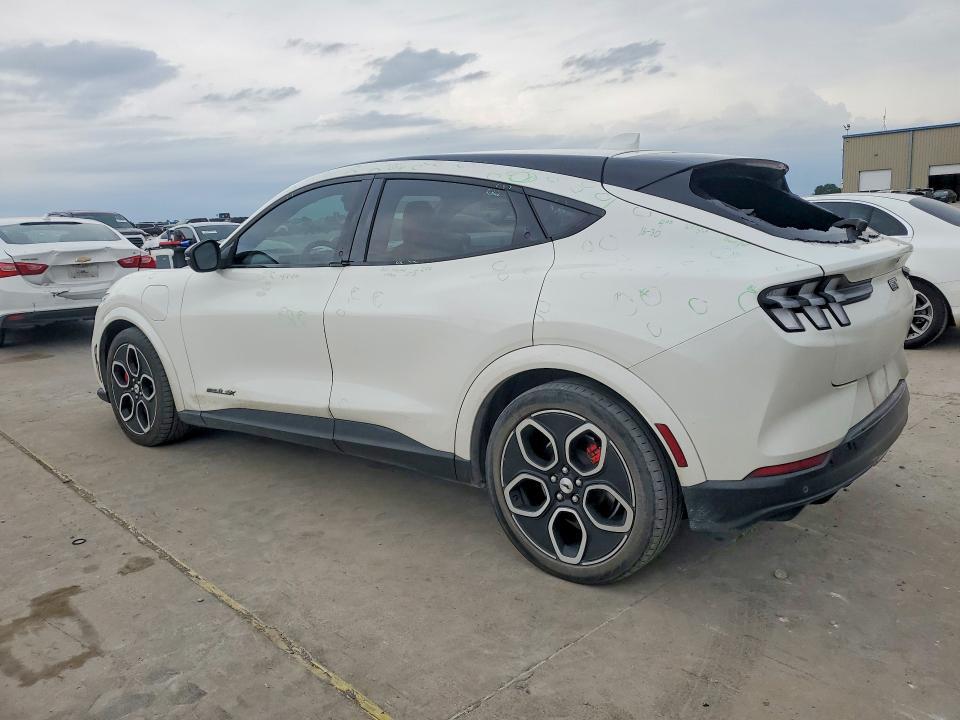 2021 FORD MUSTANG MACH-E GT — Фото 2 из 12