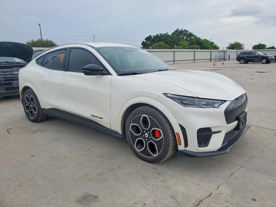 2021 FORD MUSTANG MACH-E GT — Фото 4 из 12