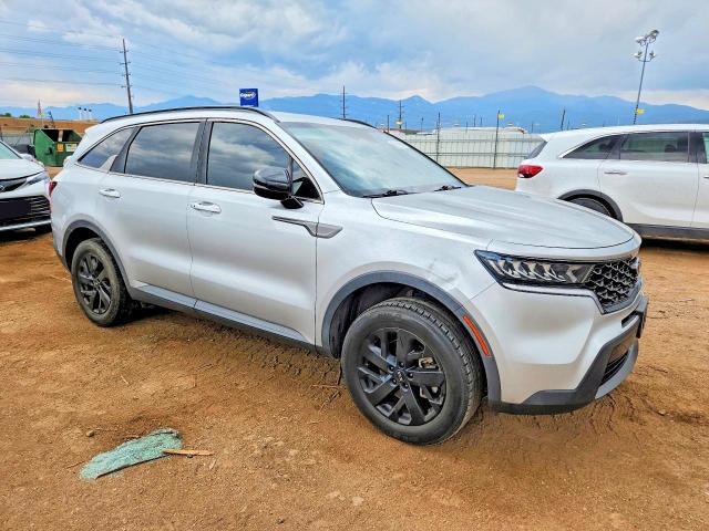 2021 KIA SORENTO S — Фото 4 из 13