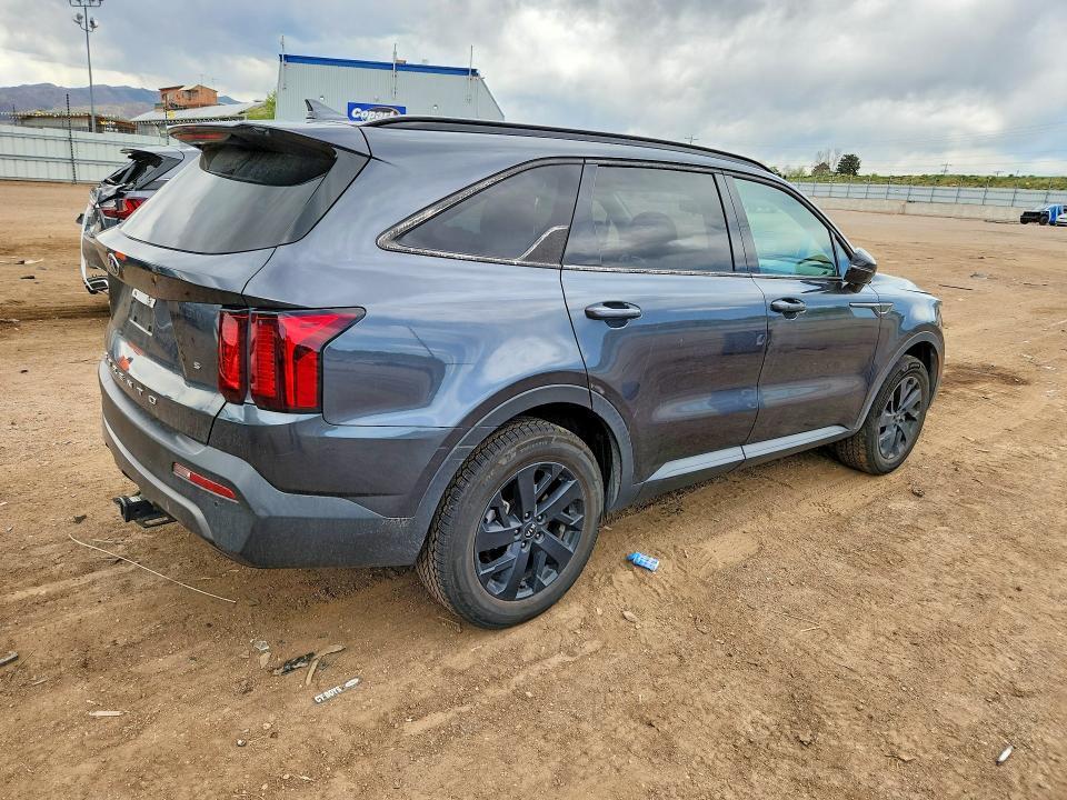 2021 KIA SORENTO S — Фото 3 из 13