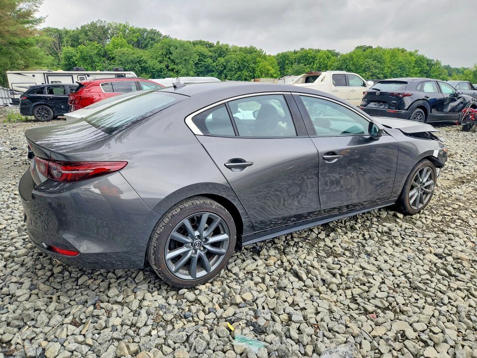 2021 MAZDA 3 PREMIUM — Фото 3 из 12