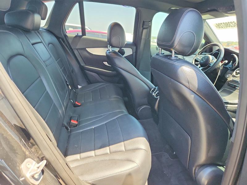 2021 MERCEDES-BENZ GLC 300 — Фото 10 из 12