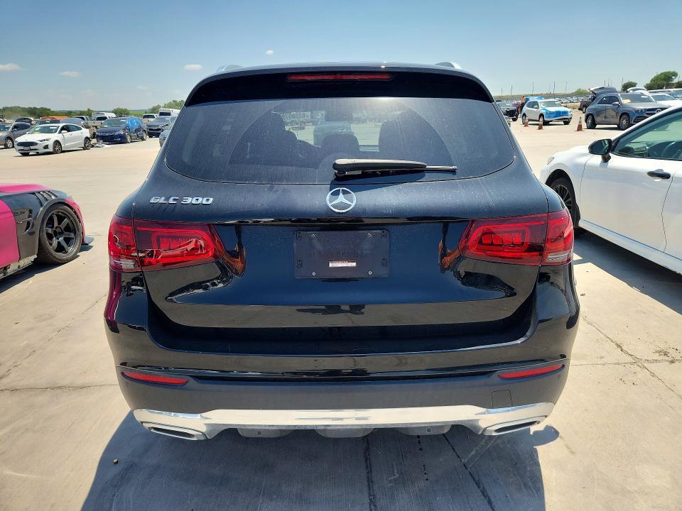 2021 MERCEDES-BENZ GLC 300 — Фото 6 из 12