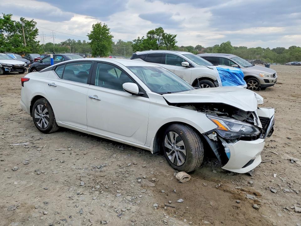 2021 NISSAN ALTIMA S — Фото 4 из 13
