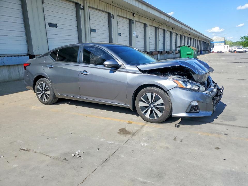 2021 NISSAN ALTIMA — Фото 4 из 13