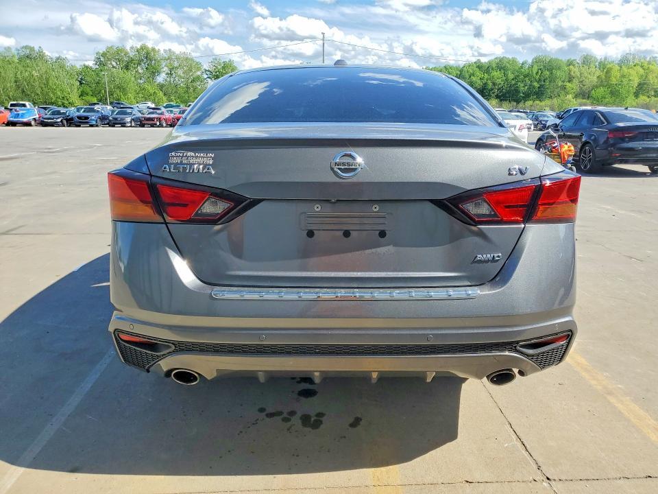 2021 NISSAN ALTIMA — Фото 6 из 13
