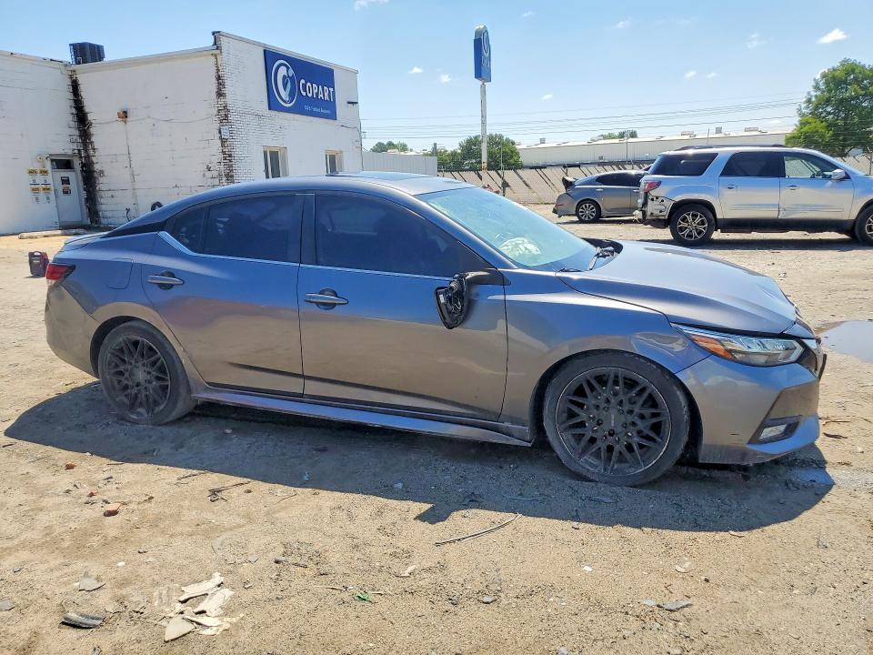 2021 NISSAN SENTRA SR — Фото 4 из 12