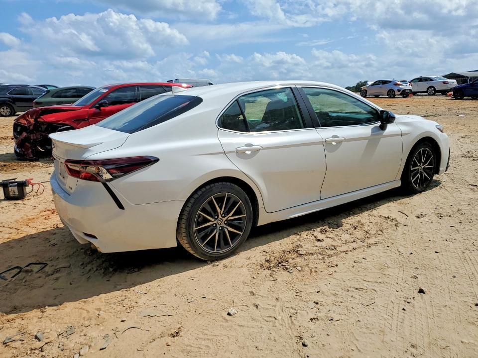 2021 TOYOTA CAMRY SE — Фото 3 из 12