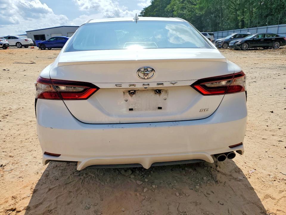 2021 TOYOTA CAMRY SE — Фото 6 из 12