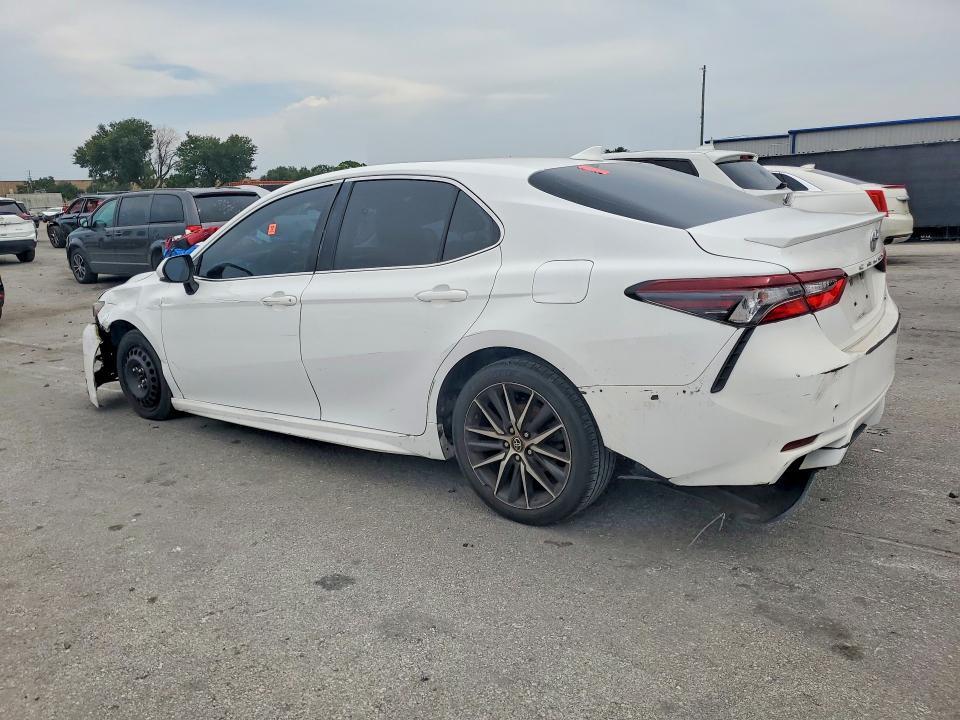 2021 TOYOTA CAMRY SE — Фото 2 из 12