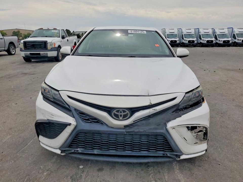 2021 TOYOTA CAMRY SE — Фото 5 из 12
