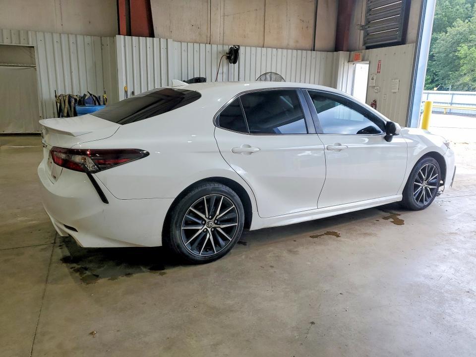 2021 TOYOTA CAMRY SE — Фото 3 из 12