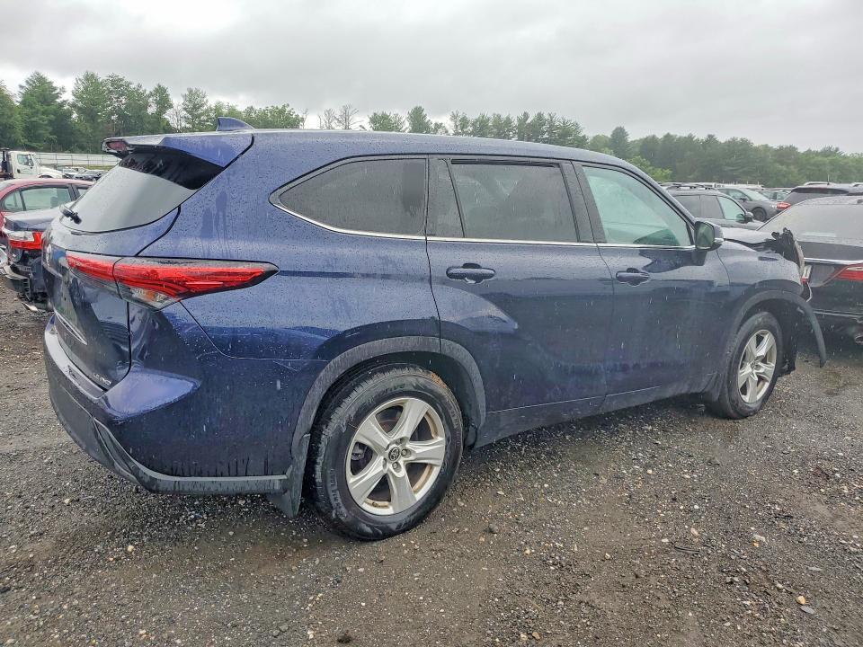 2021 TOYOTA HIGHLANDER LE — Фото 3 из 13