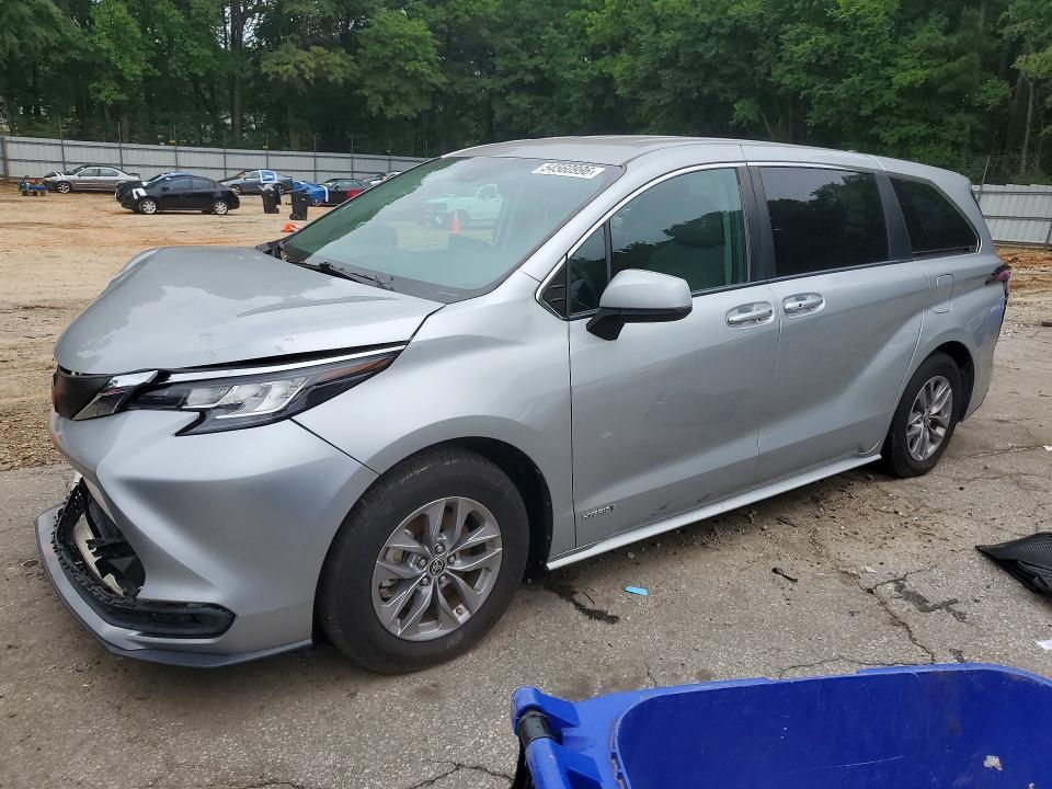 2021 TOYOTA SIENNA LE