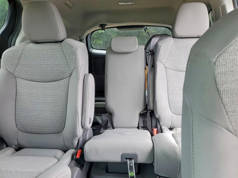 2021 TOYOTA SIENNA LE — Фото 10 из 13