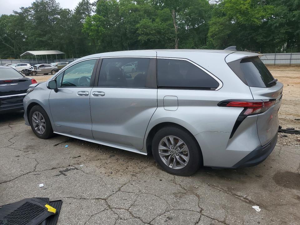 2021 TOYOTA SIENNA LE — Фото 2 из 13