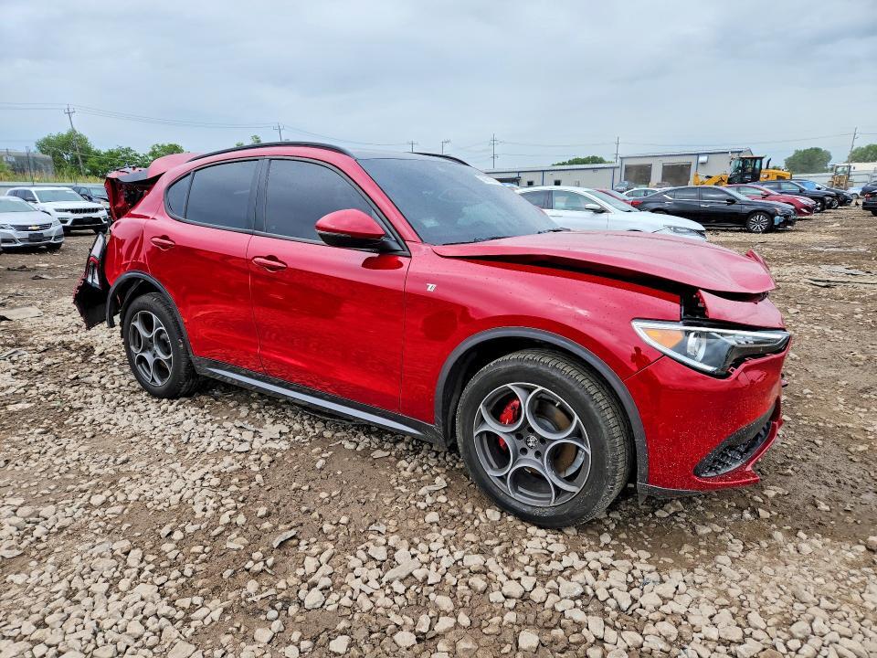 2022 ALFA ROMEO STELVIO TI — Фото 4 из 13