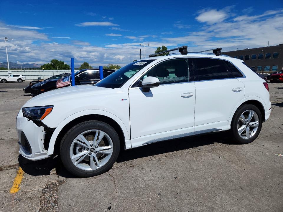 WA1DECF36N1145366 2022 AUDI Q3 photo no. 1