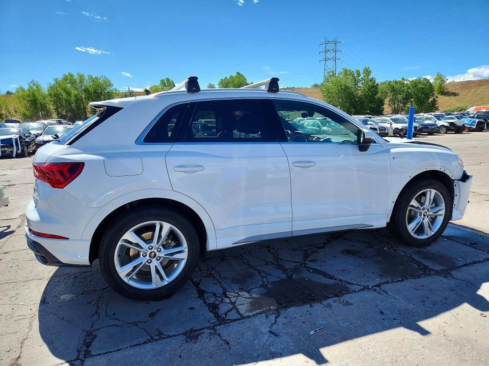 WA1DECF36N1145366 2022 AUDI Q3 photo no. 3