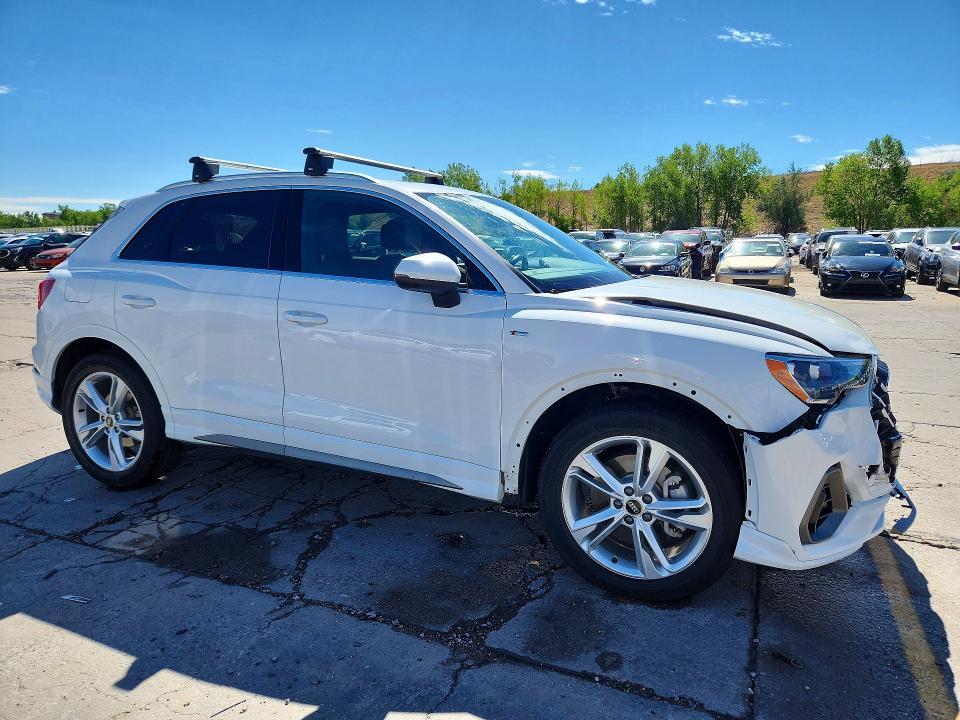 WA1DECF36N1145366 2022 AUDI Q3 photo no. 4