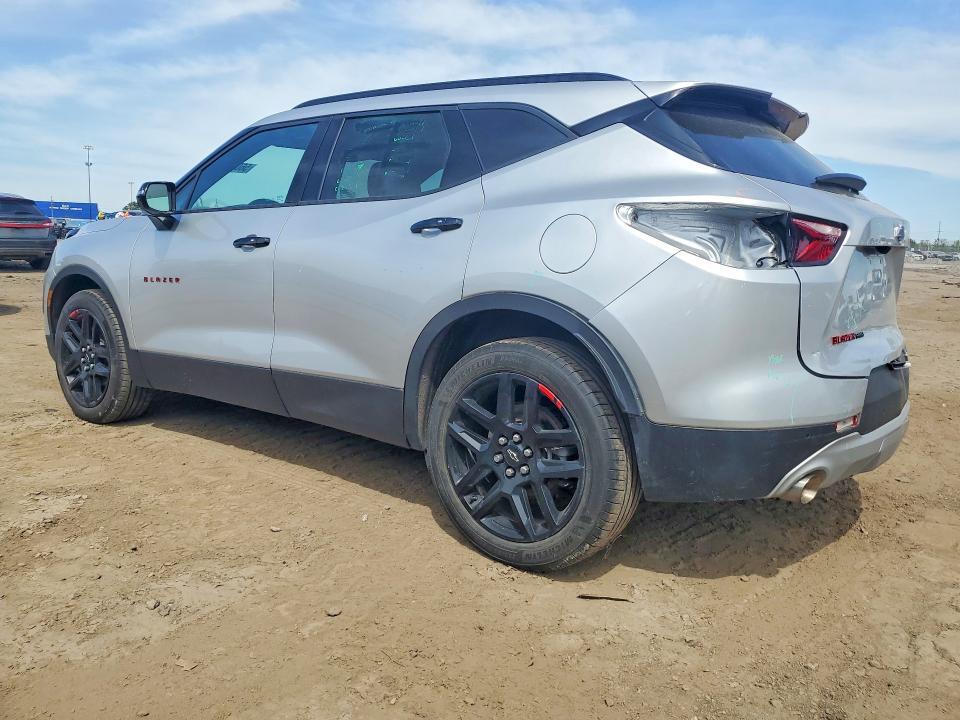 2022 CHEVROLET BLAZER 2LT — Фото 2 из 13