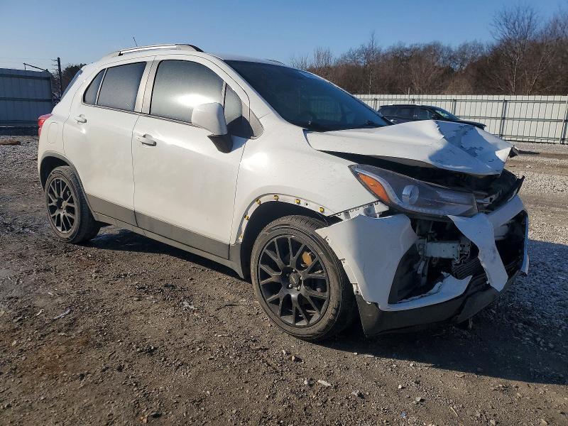 2022 CHEVROLET TRAX 1LT — Фото 4 из 13