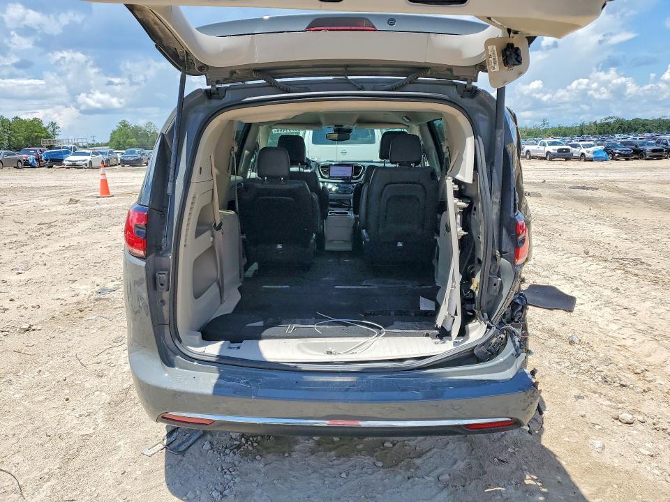 2022 CHRYSLER PACIFICA TOURING L — Фото 6 из 13