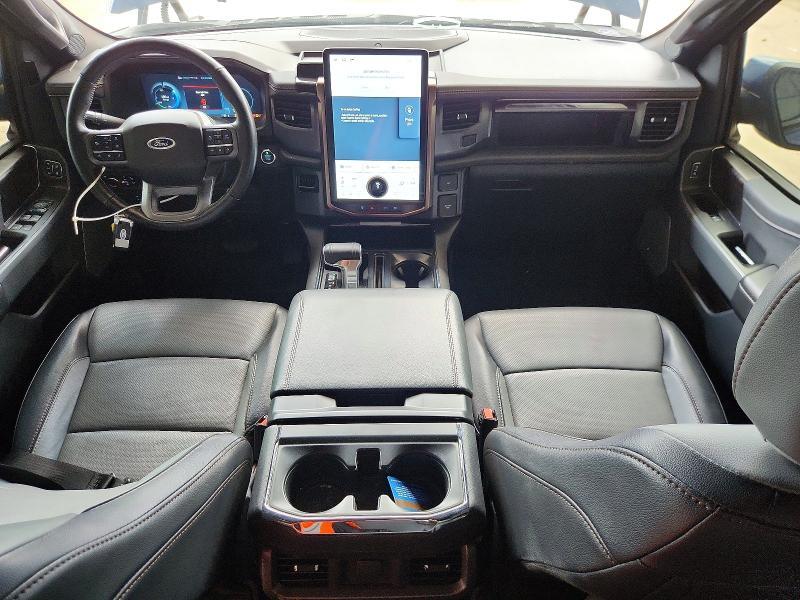 2022 FORD F150 LIGHTNING PRO — Фото 8 из 12