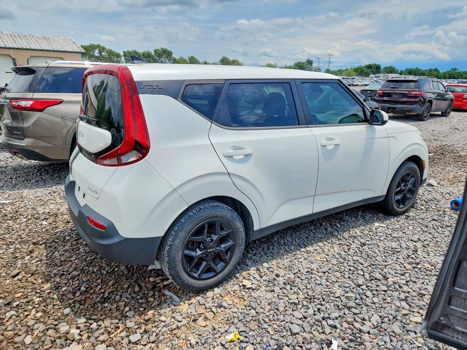 2022 KIA SOUL LX — Фото 3 из 12