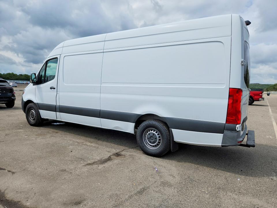 2022 MERCEDES-BENZ SPRINTER 2500 DELIVERY VAN — Фото 2 из 13