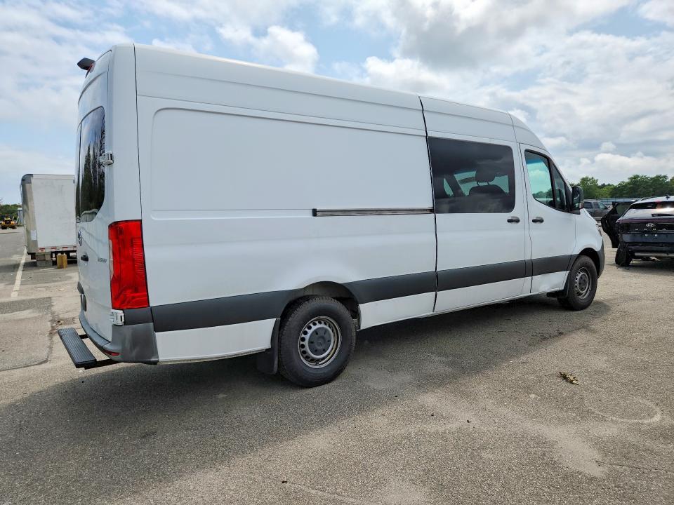 2022 MERCEDES-BENZ SPRINTER 2500 DELIVERY VAN — Фото 3 из 13