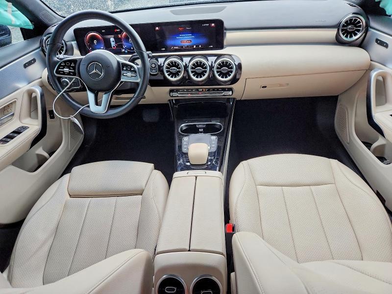 2022 MERCEDES-BENZ A 220 — Фото 8 из 12