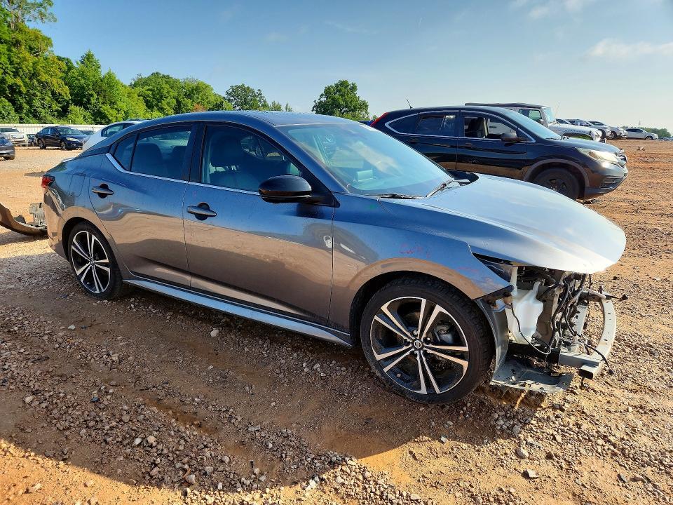 2022 NISSAN SENTRA SR — Фото 4 из 13