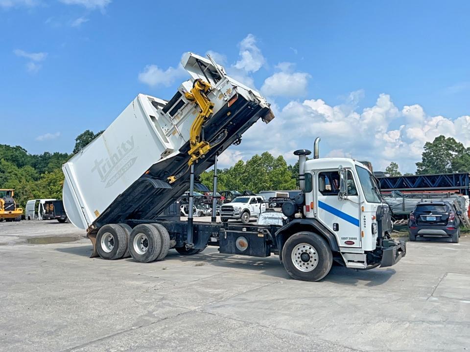 2022 PETERBILT 520 PACKER GARBAGE TRUCK — Фото 11 из 12
