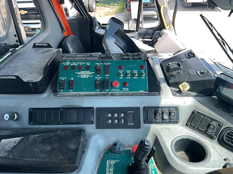2022 PETERBILT 520 PACKER GARBAGE TRUCK — Фото 9 из 12