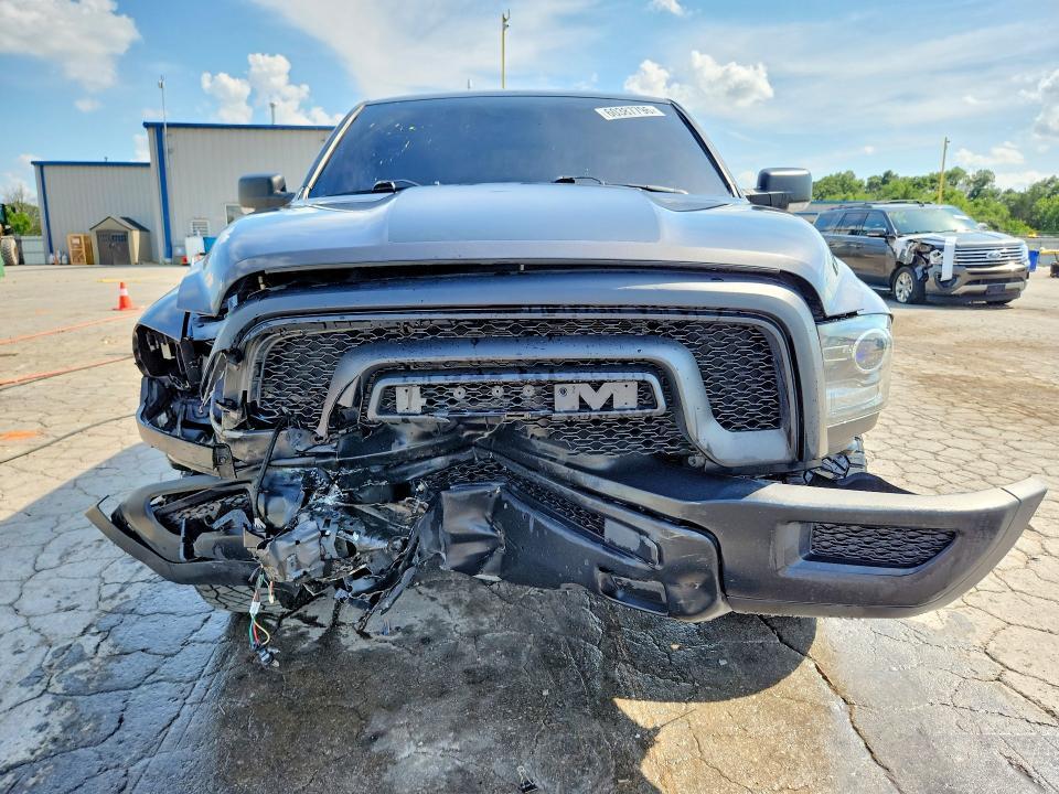 2022 RAM 1500 CLASSIC SLT — Фото 5 из 12