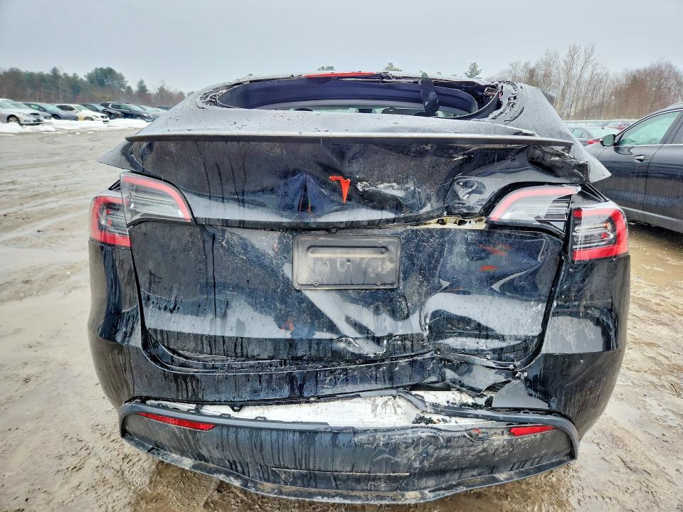 2022 TESLA MODEL Y — Фото 6 из 12
