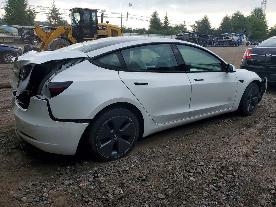 2022 TESLA MODEL 3 — Фото 3 из 12