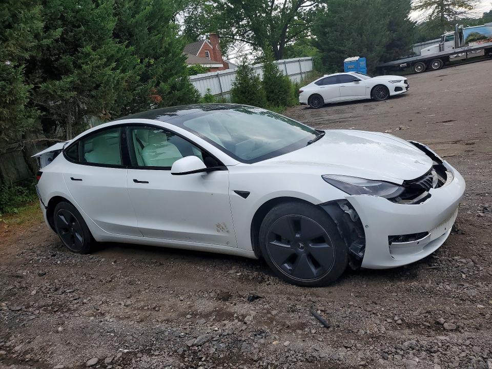 2022 TESLA MODEL 3 — Фото 4 из 12