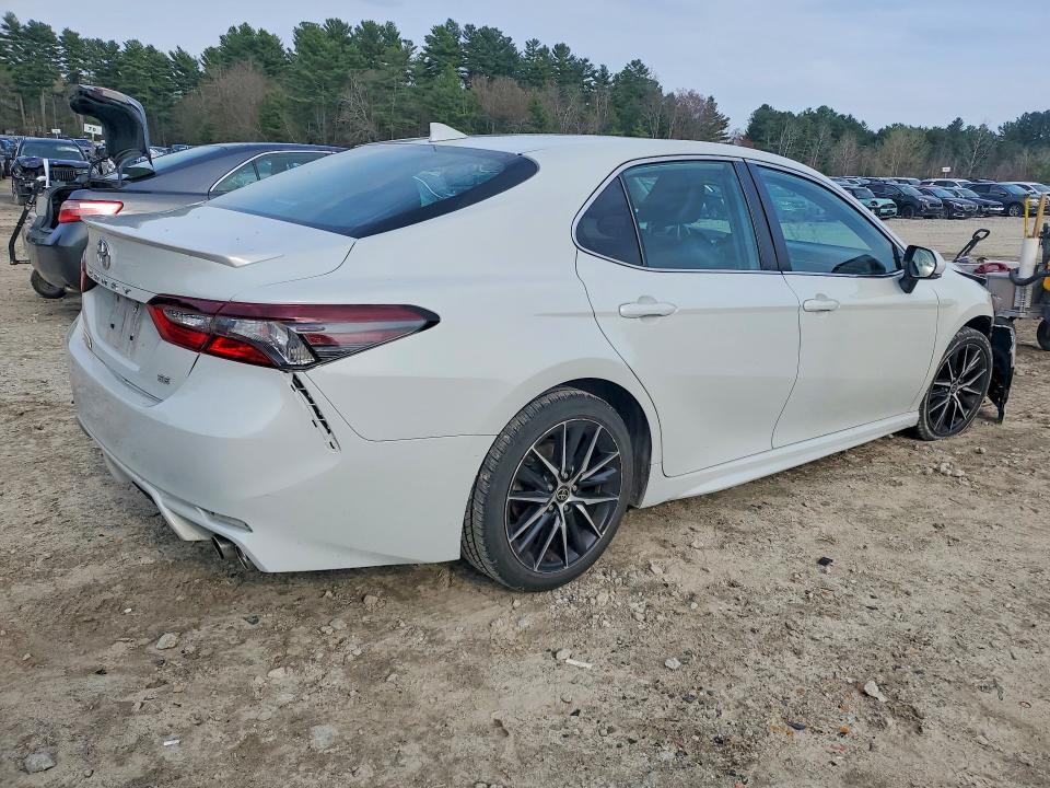2022 TOYOTA CAMRY SE — Фото 3 из 13