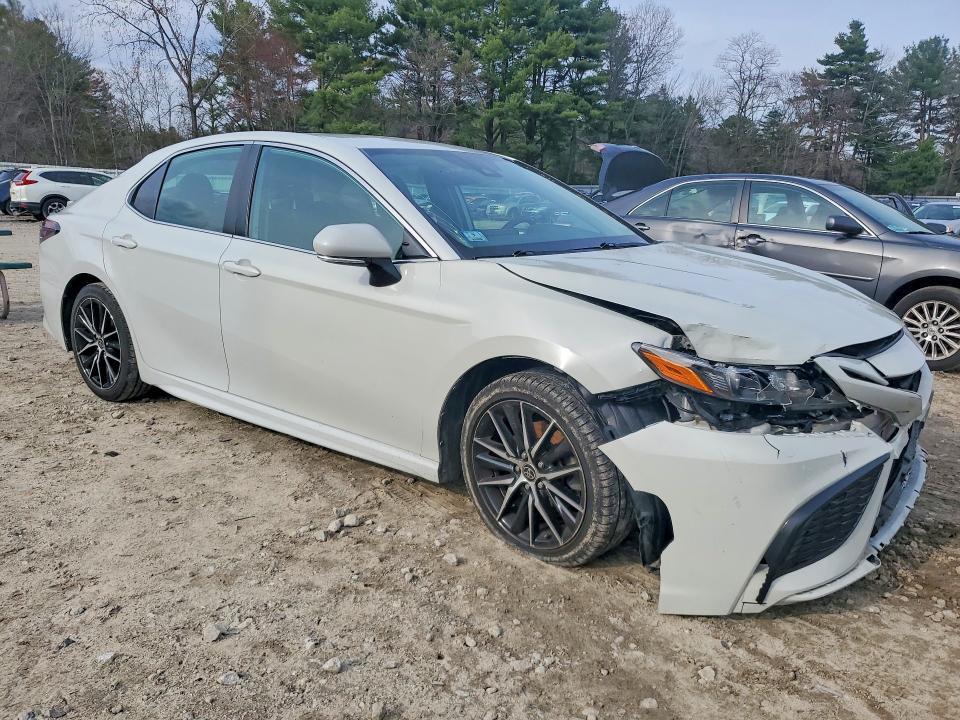 2022 TOYOTA CAMRY SE — Фото 4 из 13